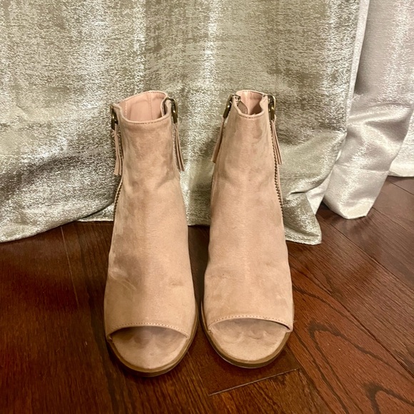 EUC Dusty Pink Open Toe, Open Heel Block Heel Booties, Sz 6.5 - Picture 7 of 7